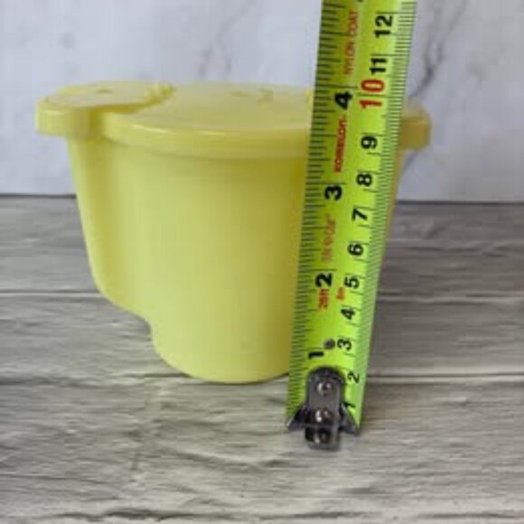 Vintage Tupperware Sugar Bowl and Creamer with Flip Top Lids - Picture 8 of 10